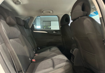 Подержанный автомобиль Citroen C4 Hatchback 2012 года (11 фото)