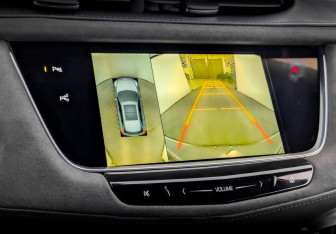 Подержанный автомобиль Cadillac XT5 2017 года (29 фото)