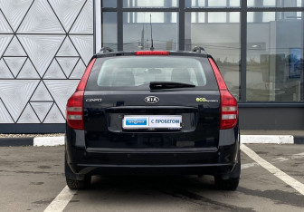 Подержанный автомобиль Kia Ceed Wagon 2008 года (6 фото)