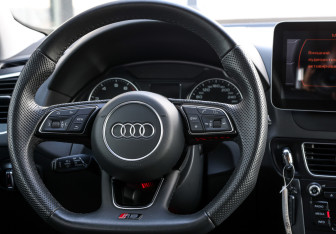 Подержанный автомобиль Audi Q5 2015 года (17 фото)