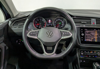 Подержанный автомобиль Volkswagen Tiguan 2021 года (28 фото)