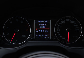 Подержанный автомобиль Audi Q5 2013 года (12 фото)
