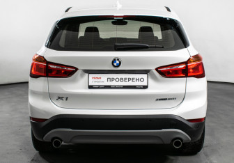 Подержанный автомобиль BMW X1 2019 года (6 фото)