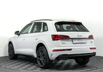 Подержанный автомобиль Audi Q5 2025 года (7 фото)