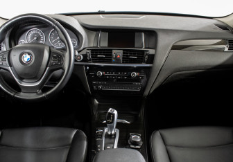 Подержанный автомобиль BMW X3 2014 года (11 фото)