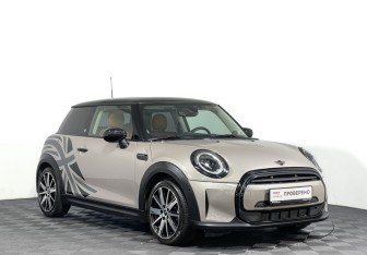 Подержанный автомобиль MINI Hatch 2024 года (3 фото)