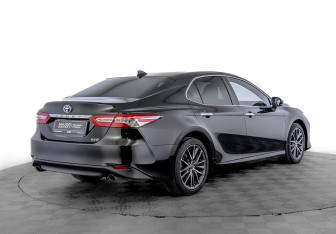 Подержанный автомобиль Toyota Camry Sedan 2022 года (5 фото)