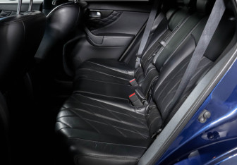 Подержанный автомобиль Infiniti QX70 2014 года (10 фото)