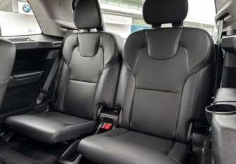 Подержанный автомобиль Volvo XC90 2020 года (20 фото)