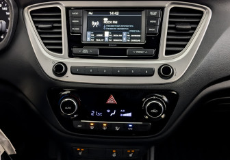 Подержанный автомобиль Hyundai Solaris Sedan 2020 года (15 фото)