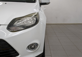 Подержанный автомобиль Ford Focus Sedan 2012 года (16 фото)