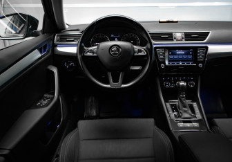 Подержанный автомобиль Skoda Superb Liftback 2018 года (9 фото)