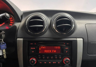 Подержанный автомобиль Nissan Almera Sedan 2015 года (15 фото)