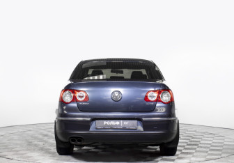 Подержанный автомобиль Volkswagen Passat Sedan 2007 года (6 фото)