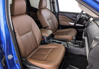 Подержанный автомобиль DongFeng DF6 2022 года (24 фото)