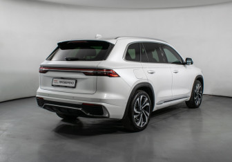 Подержанный автомобиль Geely Monjaro 2023 года (5 фото)