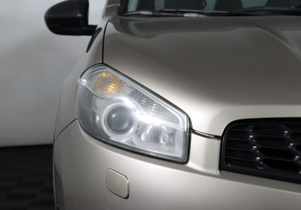 Подержанный автомобиль Nissan Qashqai+2 2011 года (20 фото)