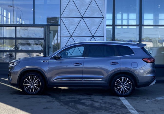 Подержанный автомобиль Chery Tiggo 8 Pro 2022 года (8 фото)