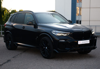 Подержанный автомобиль BMW X5 2019 года (4 фото)