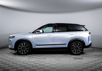 Подержанный автомобиль Jaecoo J7 2024 года (8 фото)