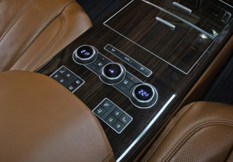 Подержанный автомобиль Land Rover Range Rover 2013 года (24 фото)