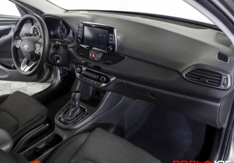 Подержанный автомобиль Hyundai i30 Hatchback 2022 года (9 фото)