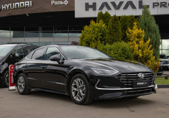Подержанный автомобиль Hyundai Sonata 2020 года (2 фото)