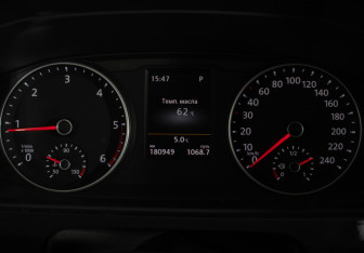 Подержанный автомобиль Volkswagen Multivan 2016 года (13 фото)
