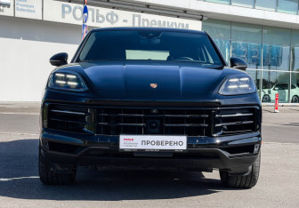 Подержанный автомобиль Porsche Cayenne 2023 года (2 фото)