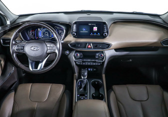 Подержанный автомобиль Hyundai Santa Fe 2018 года (9 фото)