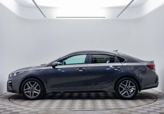 Подержанный автомобиль Kia Cerato Sedan 2021 года (2 фото)