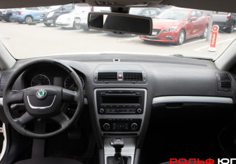 Подержанный автомобиль Skoda Octavia Liftback 2011 года (11 фото)
