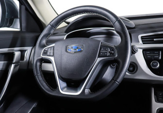 Подержанный автомобиль Geely Atlas 2022 года (13 фото)