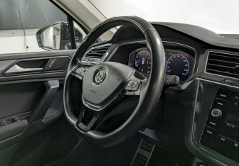 Подержанный автомобиль Volkswagen Tiguan 2019 года (22 фото)