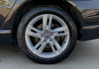 Подержанный автомобиль Volvo S80 2013 года (9 фото)