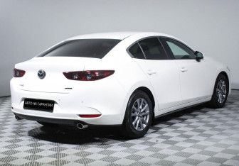 Подержанный автомобиль Mazda 3 Sedan 2019 года (3 фото)