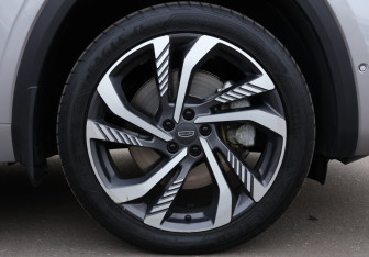 Подержанный автомобиль Geely Monjaro 2023 года (24 фото)