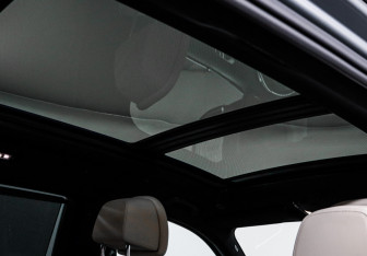 Подержанный автомобиль BMW X7 2023 года (19 фото)