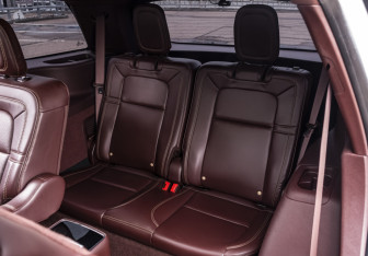Подержанный автомобиль Lincoln Aviator 2020 года (18 фото)
