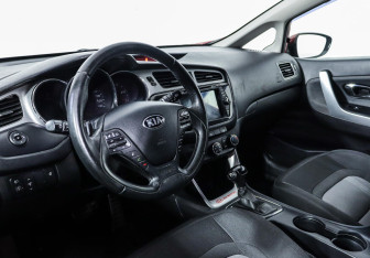 Подержанный автомобиль Kia Ceed Wagon 2013 года (9 фото)