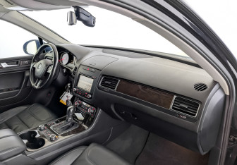 Подержанный автомобиль Volkswagen Touareg 2012 года (11 фото)