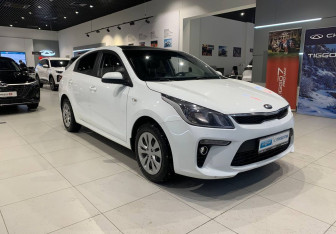 Подержанный автомобиль Kia Rio Sedan 2019 года (3 фото)
