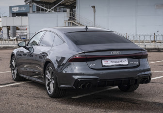Подержанный автомобиль Audi A7 2021 года (7 фото)