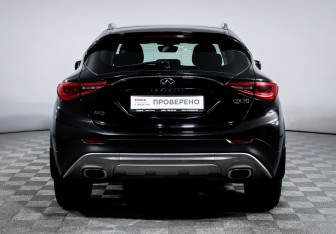 Подержанный автомобиль Infiniti QX30 2017 года (6 фото)