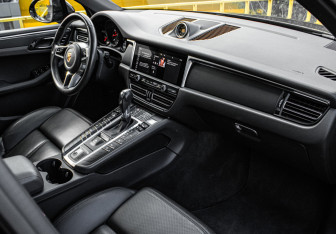 Подержанный автомобиль Porsche Macan 2019 года (7 фото)