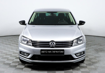 Подержанный автомобиль Volkswagen Passat Sedan 2014 года (2 фото)