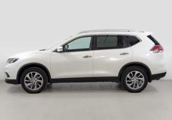 Подержанный автомобиль Nissan X-Trail 2018 года (8 фото)