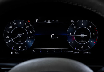 Подержанный автомобиль Kia Carnival 2020 года (11 фото)