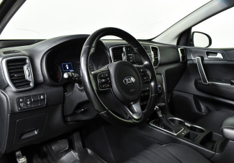 Подержанный автомобиль Kia Sportage 2017 года (11 фото)