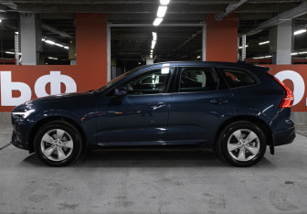Подержанный автомобиль Volvo XC60 2021 года (8 фото)